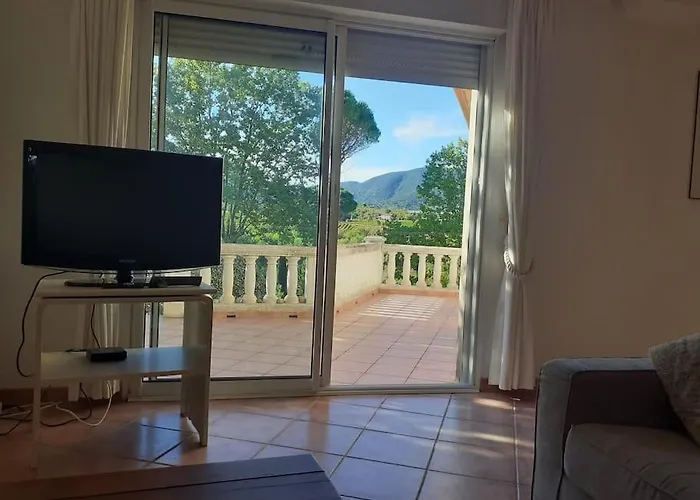 Belle Entre Garrigue Et Riviere Saint-Chinian